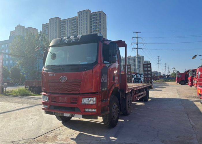 二手青岛解放 260马力 专用车