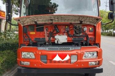 二手东风商用车 天锦VR重卡 320马力 8X4 6.2米自卸车(国六) 前四后八 东风康明斯二手自卸车 黄牌图片
