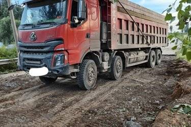 二手东风柳汽 乘龙H7 510马力 8X4 8.6米自卸车(国六) 前四后八 潍柴二手自卸车 黄牌