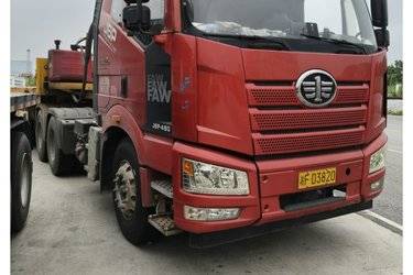 二手青岛解放 JH6⁺重卡 生活舱版 550马力 6X4 AMT牵引车(国五) 双驱 锡柴二手牵引车 黄牌图片