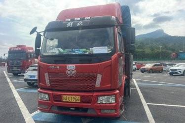 二手一汽解放 J6L中卡 2019款 180马力 6.75米仓栅式载货车(国五) 单桥 大柴二手载货车 黄牌图片