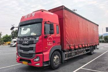 二手江淮 格尔发A5WⅢ重卡 290马力 6X2 9.6米厢式载货车(国六) 前四后四 玉柴二手载货车 黄牌图片