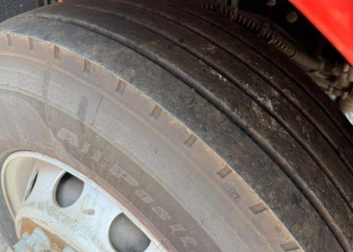 二手一汽解放 240马力 载货车