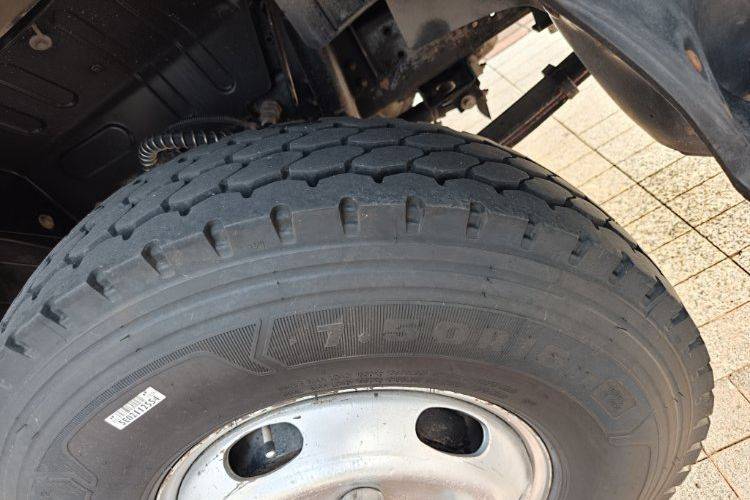 二手庆铃五十铃 120马力 载货车