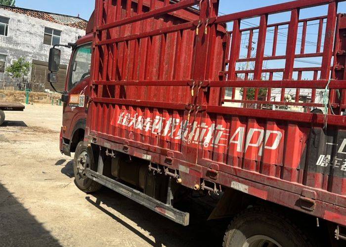 二手中国重汽成都商用车 160马力 载货车
