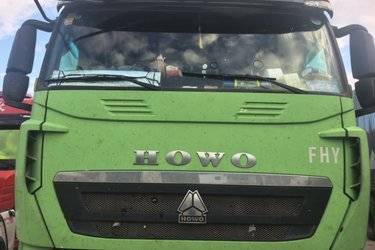二手中国重汽 HOWO T7H重卡 440马力 6X4牵引车(VB版)(国五) 双驱 曼二手牵引车 黄牌图片