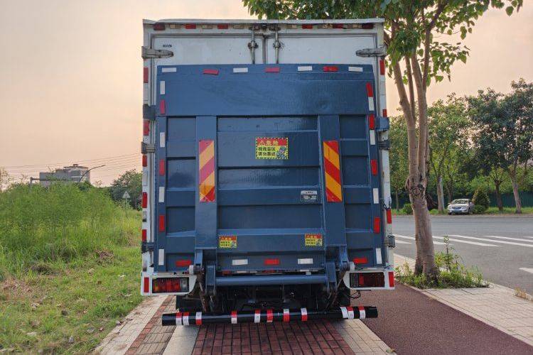 二手庆铃五十铃 120马力 载货车