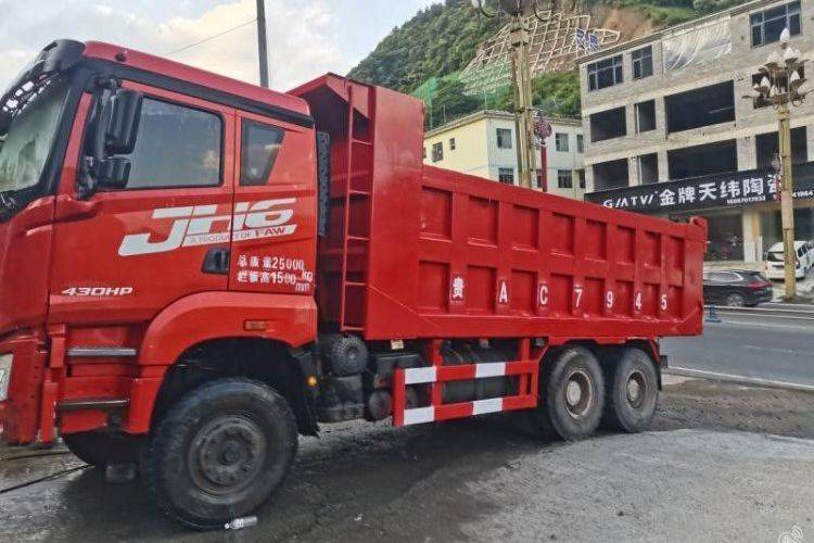 二手青岛解放 350马力 自卸车