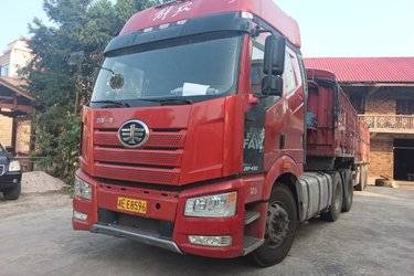 二手一汽解放 新J6P重卡 领航标载版 南方款 460马力 6X4牵引车(国五) 双驱 锡柴二手牵引车 黄牌图片