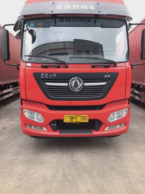 东风商用车 240马力 载货车