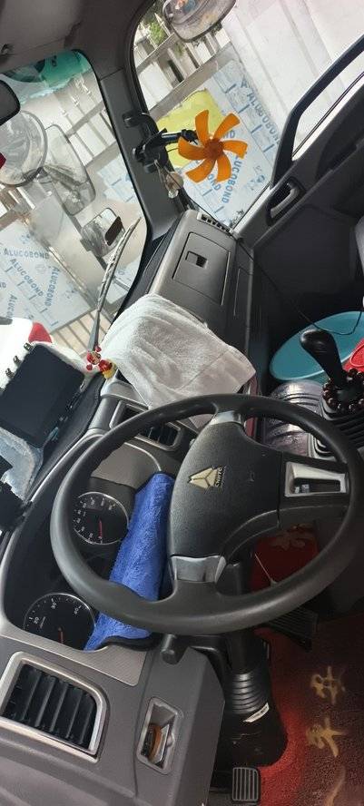 重汽HOWO轻卡 109马力 载货车