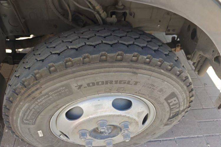 二手福田时代领航 132马力 载货车