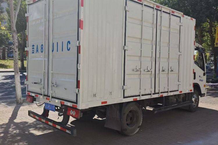 二手福田时代领航 132马力 载货车