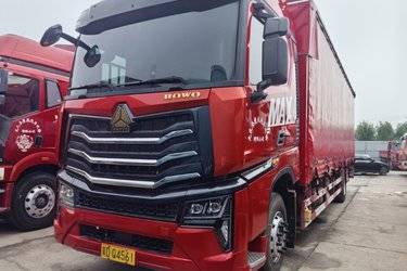 二手中国重汽 HOWO MAX 290马力 4X2 9.6米厢式载货车(国六) 单桥 曼二手载货车 黄牌