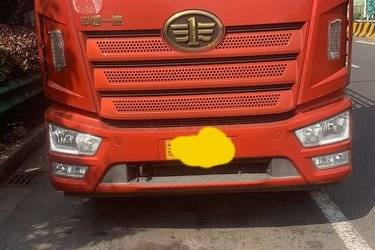 二手一汽解放 J6L中卡 220马力 4X2 6.8米仓栅式载货车(国六) 单桥 大柴二手载货车 黄牌