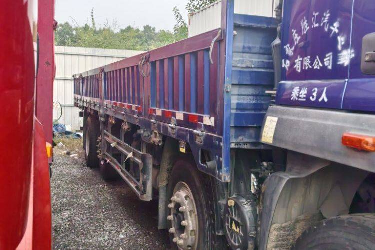 二手福田瑞沃 270马力 载货车