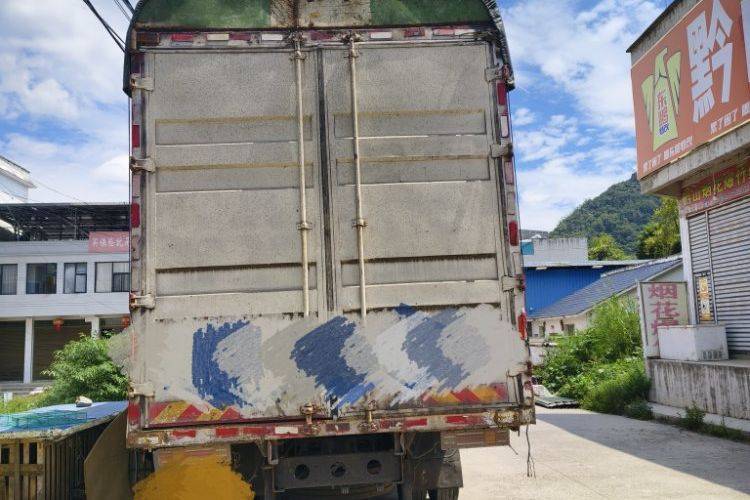 二手东风商用车 245马力 载货车