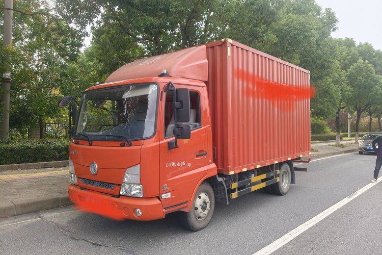 二手东风商用车 140马力 载货车