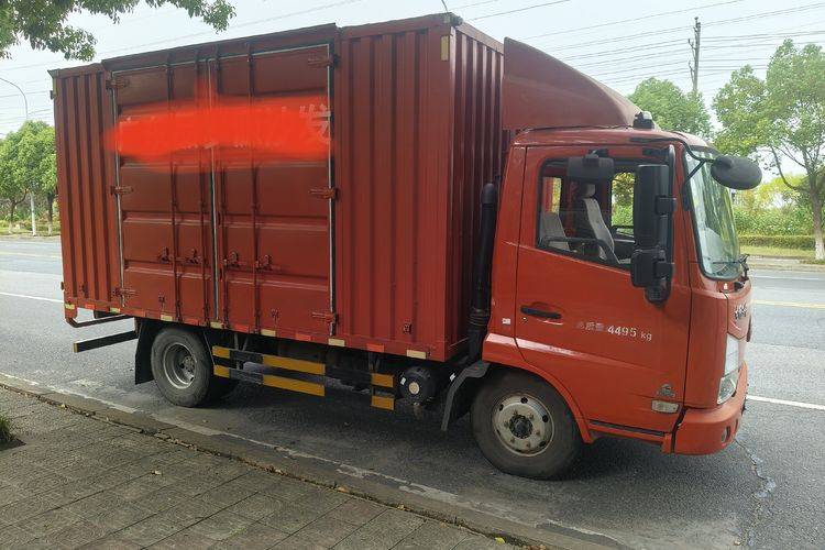 二手东风商用车 140马力 载货车