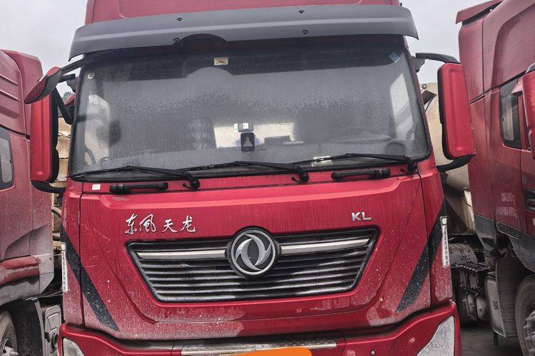 二手东风商用车 465马力 牵引车