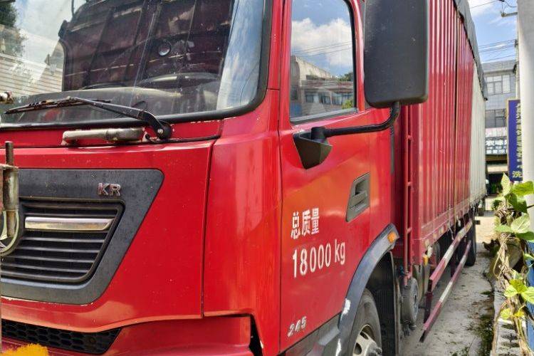 二手东风商用车 245马力 载货车