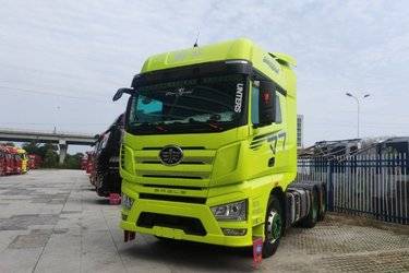 二手一汽解放 J7重卡 560马力 6X4 大件牵引车(国六) 双驱 锡柴二手牵引车 黄牌图片