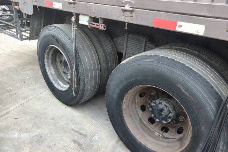 二手青岛解放 460马力 载货车