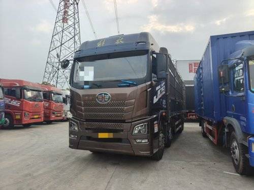 青岛解放 460马力 载货车