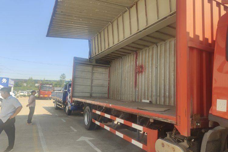 二手东风商用车 180马力 载货车