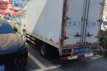 二手跃进 小福星S50 1.5L 110马力 汽油 单排厢式售货车(国五) 单桥 汉马二手载货车图片