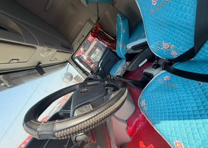 二手青岛解放 350马力 载货车