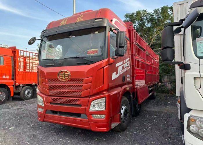 二手青岛解放 350马力 载货车