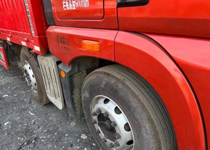 二手青岛解放 350马力 载货车