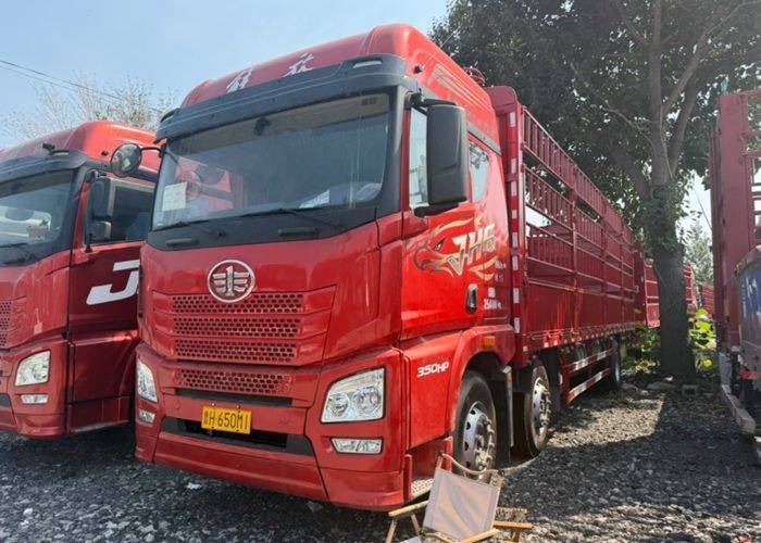 二手青岛解放 350马力 载货车