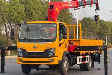 二手随车吊 东风柳汽乘龙 新乘龙M3 180 3.4 4X2