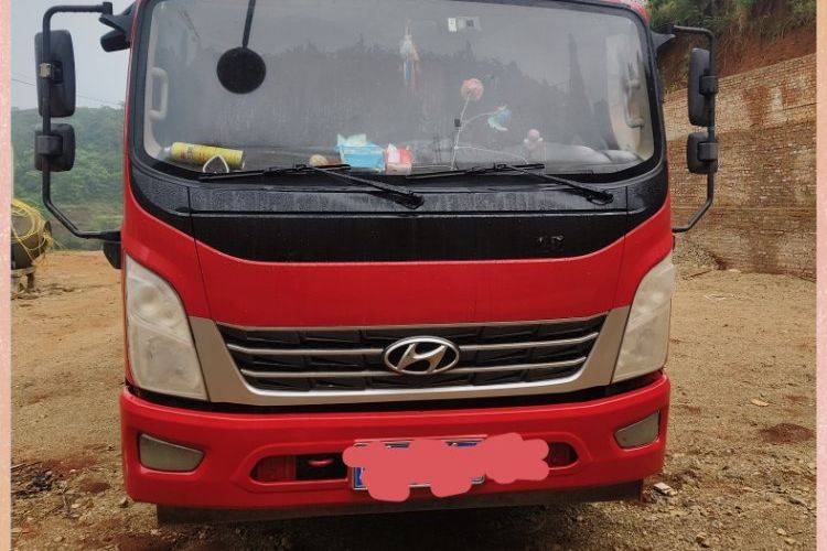 二手现代商用车 170马力 载货车