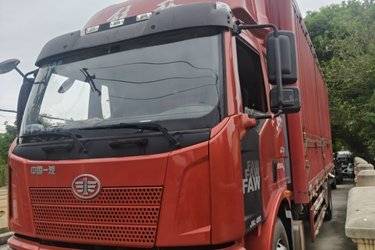 二手一汽解放 J6L中卡 220马力 4X2 8.7米厢式载货车(国五) 单桥 锡柴二手载货车 黄牌图片