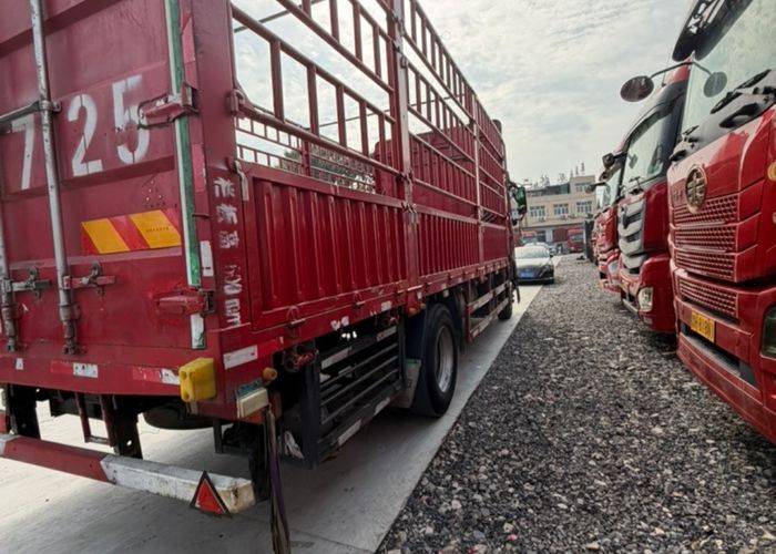 二手东风商用车 290马力 载货车
