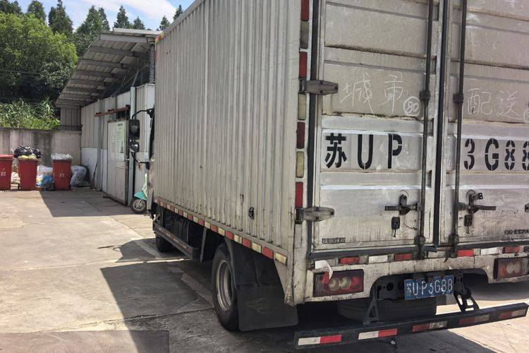 二手一汽解放轻卡 132马力 载货车