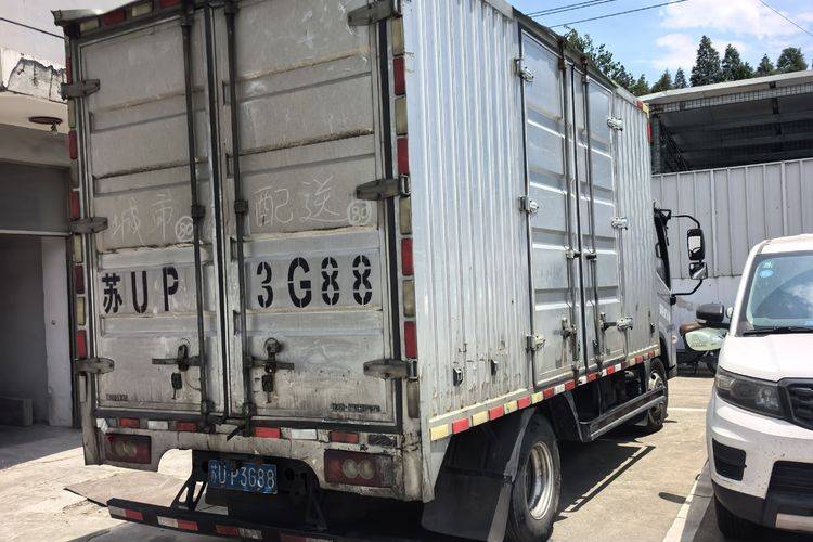 二手一汽解放轻卡 132马力 载货车