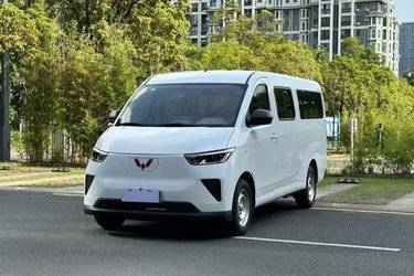 二手上汽通用五菱 扬光 2026款 客车版舒适型 6座 纯电动轻客 赛克41.9kWh  二手电动卡车电动封闭厢货图片