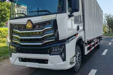 二手中国重汽 HOWO MAX 290马力 4X2 9.6米厢式载货车(国六) 单桥 曼二手载货车 黄牌