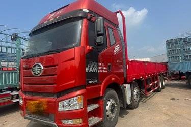 二手一汽解放 J6P重卡 绿通版 350马力 8X4 9.5米栏板载货车(国五) 前四后八 锡柴二手载货车 黄牌图片