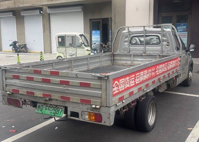 二手上汽通用五菱 136马力 载货车
