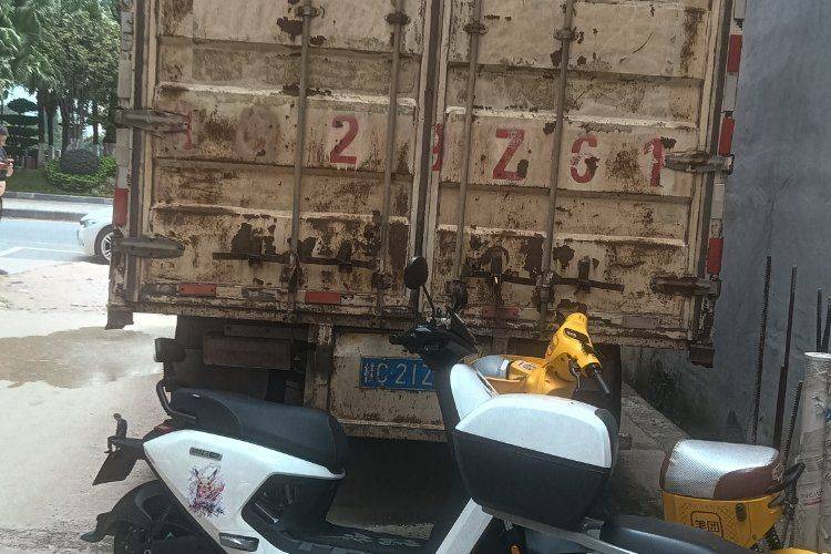 二手一汽解放轻卡 120马力 载货车