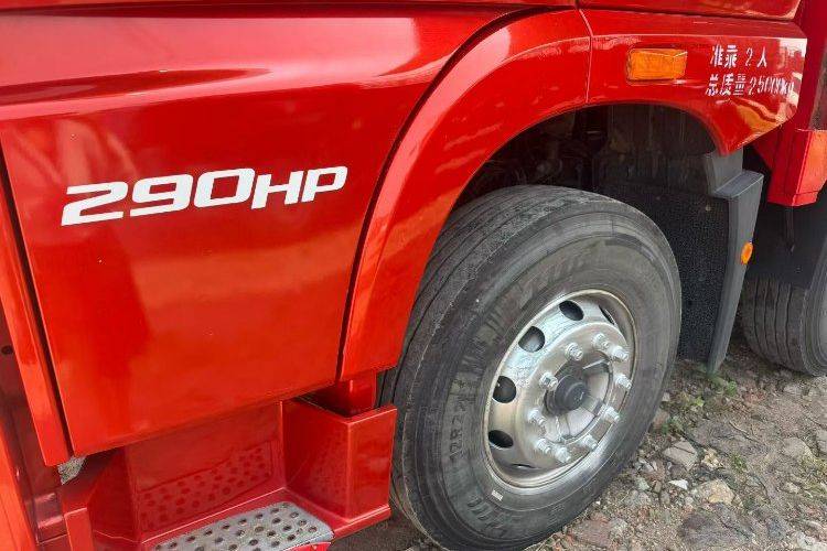 二手青岛解放 290马力 载货车