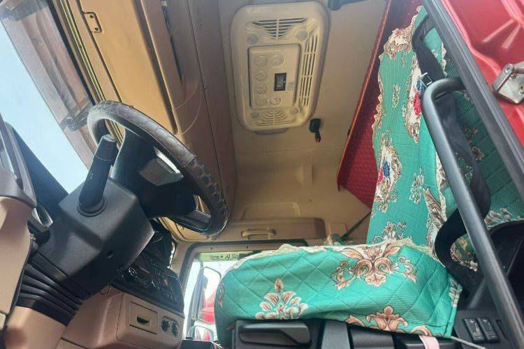 二手青岛解放 290马力 载货车