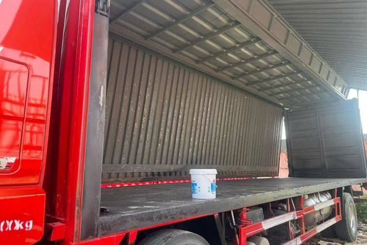 二手青岛解放 290马力 载货车