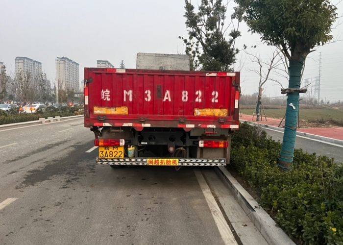 二手青岛解放 320马力 载货车