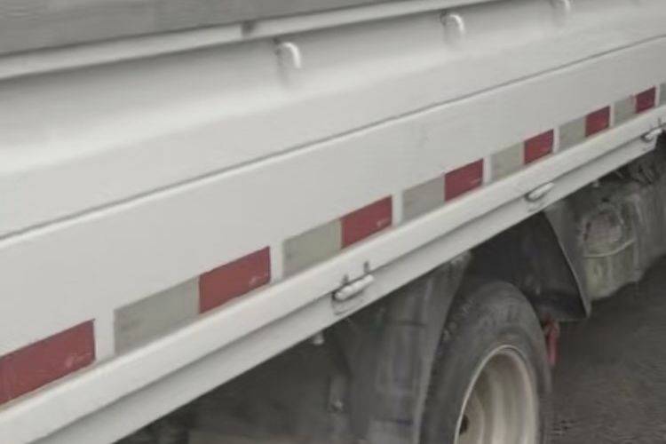 二手福田奥铃 122马力 载货车